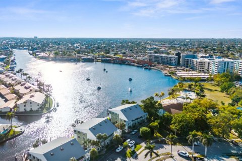 Купить кондоминиум в Кейп-Корал, Флорида 2 спальни, 139.73м2, № 1983042 - фото 1