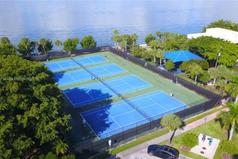 Купить виллу или дом в Майами-Бич, Флорида 7 спален, 603.86м2, № 1967511 - фото 12