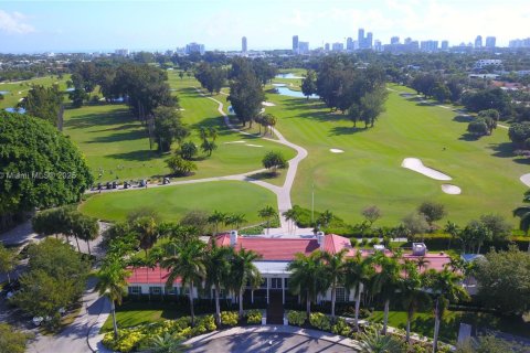Купить виллу или дом в Майами-Бич, Флорида 7 спален, 603.86м2, № 1967511 - фото 8