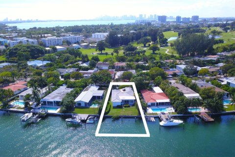 Купить виллу или дом в Майами-Бич, Флорида 7 спален, 603.86м2, № 1967511 - фото 15