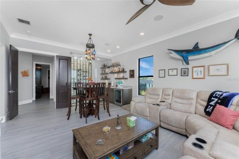 House in Port Charlotte, Florida 4 bedrooms, 390.93 sq.m. № 2112122 - photo 27