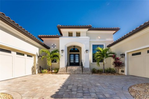 House in Port Charlotte, Florida 4 bedrooms, 390.93 sq.m. № 2112122 - photo 2
