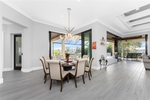 House in Port Charlotte, Florida 4 bedrooms, 390.93 sq.m. № 2112122 - photo 21