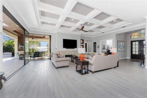 House in Port Charlotte, Florida 4 bedrooms, 390.93 sq.m. № 2112122 - photo 13