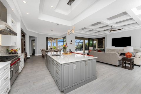 House in Port Charlotte, Florida 4 bedrooms, 390.93 sq.m. № 2112122 - photo 18