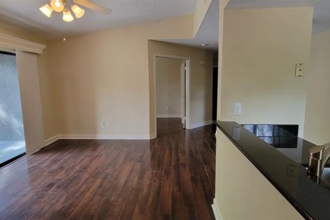 Condominio en alquiler en Altamonte Springs, Florida, 2 dormitorios, 84.91 m2 № 1905292 - foto 3