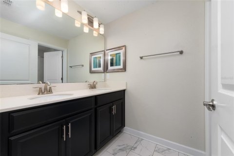 Townhouse in Davenport, Florida 4 bedrooms, 176.7 sq.m. № 1424384 - photo 19