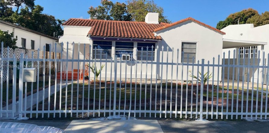 Casa en Miami, Florida 4 dormitorios, 132.48 m2 № 1860247