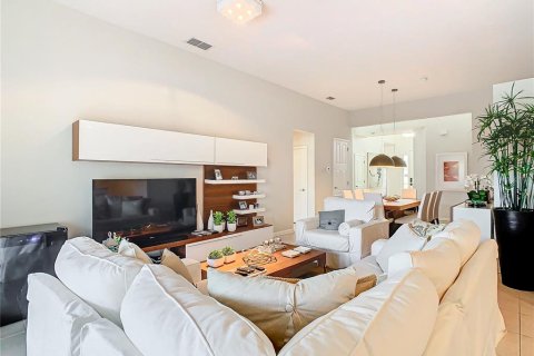 Casa en venta en Kissimmee, Florida, 5 dormitorios, 213.4 m2 № 1636701 - foto 26