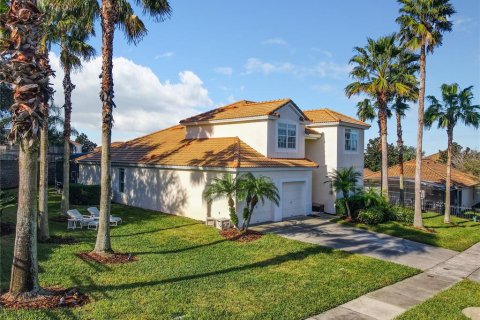 Casa en venta en Kissimmee, Florida, 5 dormitorios, 213.4 m2 № 1636701 - foto 2