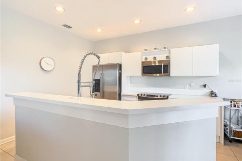 Casa en venta en Kissimmee, Florida, 5 dormitorios, 213.4 m2 № 1636701 - foto 28