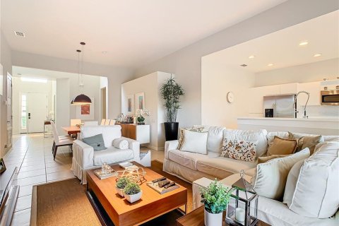 Casa en venta en Kissimmee, Florida, 5 dormitorios, 213.4 m2 № 1636701 - foto 27
