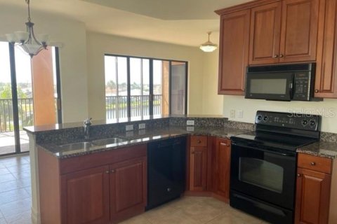 Copropriété à louer à Punta Gorda, Floride: 2 chambres, 167.5 m2 № 2389270 - photo 4