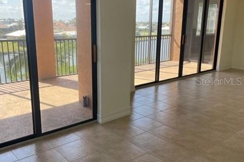 Copropriété à louer à Punta Gorda, Floride: 2 chambres, 167.5 m2 № 2389270 - photo 6