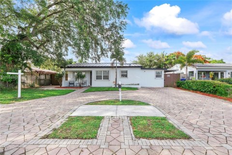 House in Hollywood, Florida 3 bedrooms, 72.84 sq.m. № 2082936 - photo 3