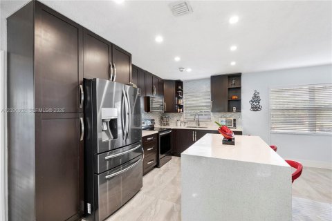 House in Hollywood, Florida 3 bedrooms, 72.84 sq.m. № 2082936 - photo 14