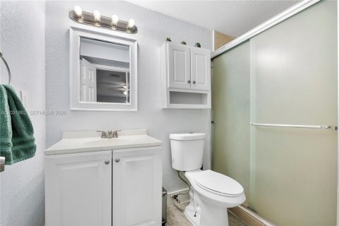 House in Hollywood, Florida 3 bedrooms, 72.84 sq.m. № 2082936 - photo 13