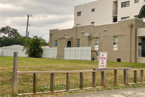 Commercial property in Hollywood, Florida № 1875242 - photo 17