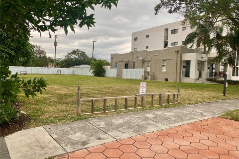 Commercial property in Hollywood, Florida № 1875242 - photo 13