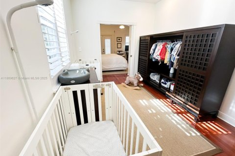 Снять в аренду таунхаус в Форт-Лодердейл, Флорида 4 спальни, 216.46м2, № 1896803 - фото 26