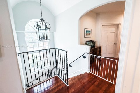 Снять в аренду таунхаус в Форт-Лодердейл, Флорида 4 спальни, 216.46м2, № 1896803 - фото 15