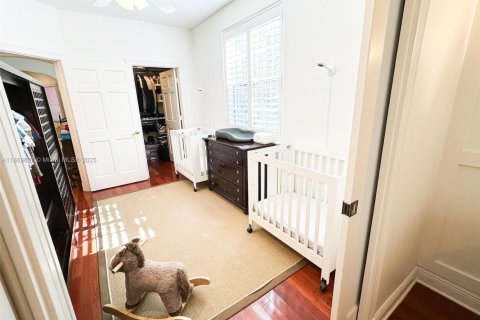 Снять в аренду таунхаус в Форт-Лодердейл, Флорида 4 спальни, 216.46м2, № 1896803 - фото 25