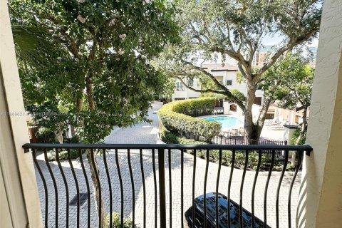 Снять в аренду таунхаус в Форт-Лодердейл, Флорида 4 спальни, 216.46м2, № 1896803 - фото 30