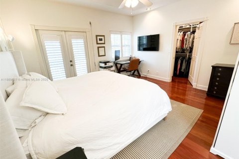 Снять в аренду таунхаус в Форт-Лодердейл, Флорида 4 спальни, 216.46м2, № 1896803 - фото 28