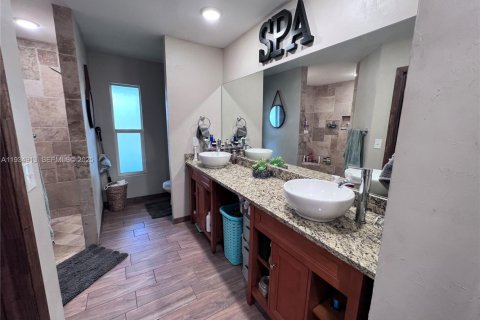 Casa en venta en LaBelle, Florida, 3 dormitorios № 1994691 - foto 4