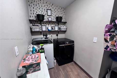 Casa en venta en LaBelle, Florida, 3 dormitorios № 1994691 - foto 8