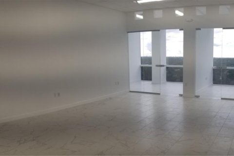 Propiedad comercial en venta en Miami, Florida № 1993578 - foto 10