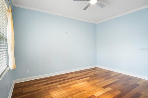 House in Orlando, Florida 4 bedrooms, 229 sq.m. № 2284401 - photo 21