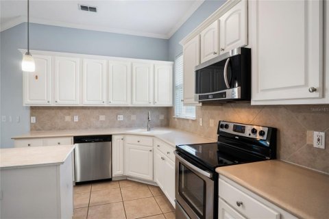 House in Orlando, Florida 4 bedrooms, 229 sq.m. № 2284401 - photo 11