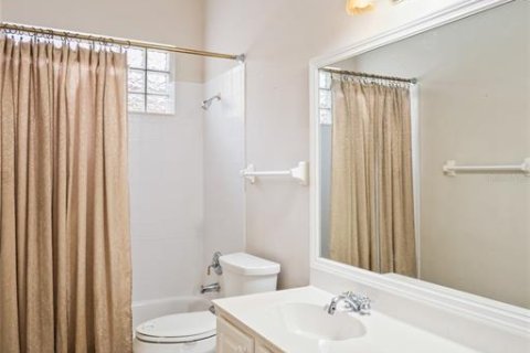 House in Orlando, Florida 4 bedrooms, 229 sq.m. № 2284401 - photo 23