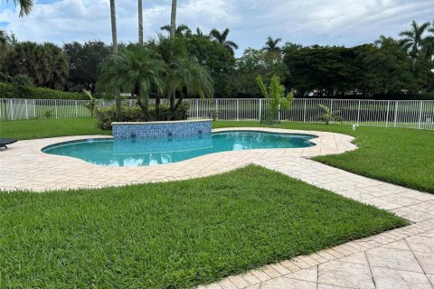 Villa ou maison à louer à Weston, Floride: 5 chambres, 248.23 m2 № 2084237 - photo 6