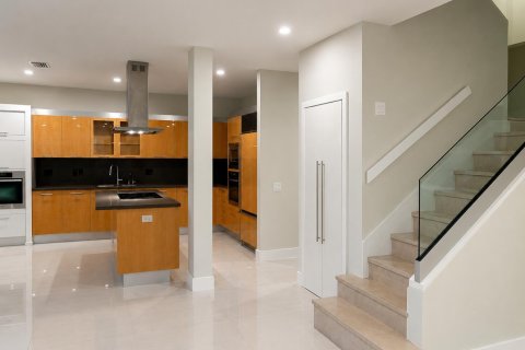 Villa ou maison à louer à Weston, Floride: 5 chambres, 248.23 m2 № 2084237 - photo 4