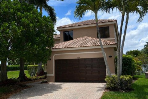 Villa ou maison à louer à Weston, Floride: 5 chambres, 248.23 m2 № 2084237 - photo 1