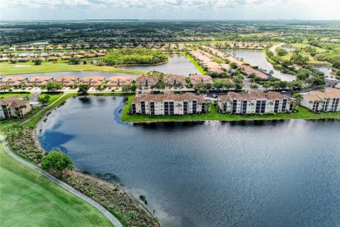 Condo in Bradenton, Florida, 2 bedrooms  № 2393513 - photo 3