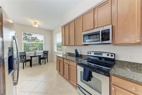 Condo in Bradenton, Florida, 2 bedrooms  № 2393513 - photo 11