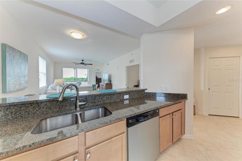 Condo in Bradenton, Florida, 2 bedrooms  № 2393513 - photo 15