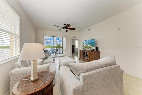 Condo in Bradenton, Florida, 2 bedrooms  № 2393513 - photo 8