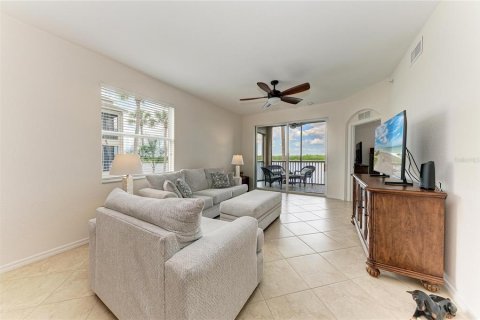 Condo in Bradenton, Florida, 2 bedrooms  № 2393513 - photo 7