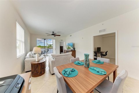 Condo in Bradenton, Florida, 2 bedrooms  № 2393513 - photo 18