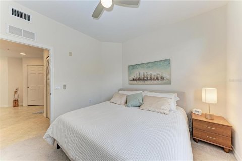 Condo in Bradenton, Florida, 2 bedrooms  № 2393513 - photo 28