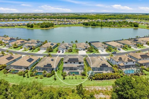 Villa ou maison à vendre à Bradenton, Floride: 5 chambres, 314.2 m2 № 2142794 - photo 3