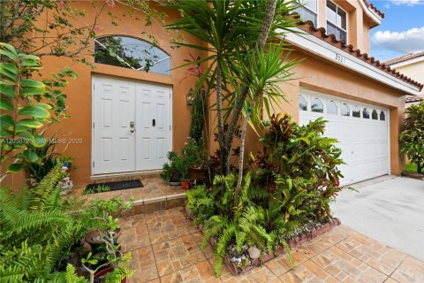 House in Margate, Florida 3 bedrooms, 175.21 sq.m. № 2088322 - photo 2