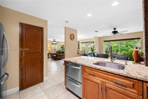 House in Margate, Florida 3 bedrooms, 175.21 sq.m. № 2088322 - photo 4