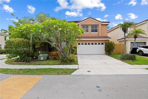 House in Margate, Florida 3 bedrooms, 175.21 sq.m. № 2088322