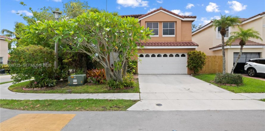 House in Margate, Florida 3 bedrooms, 175.21 sq.m. № 2088322
