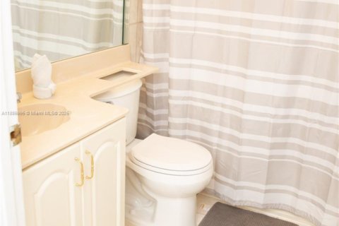 Copropriété à louer à Miami, Floride: 2 chambres, 120.77 m2 № 1933679 - photo 7